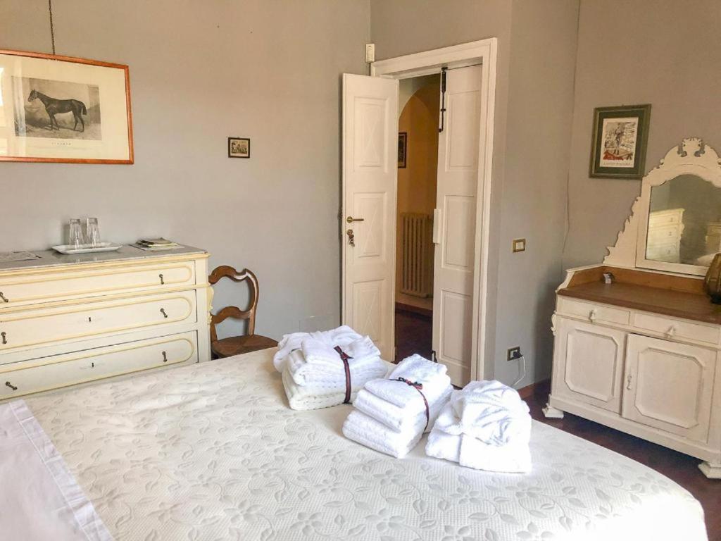 Palazzo Sismonda Bed & Breakfast Corneliano d'Alba Exterior photo