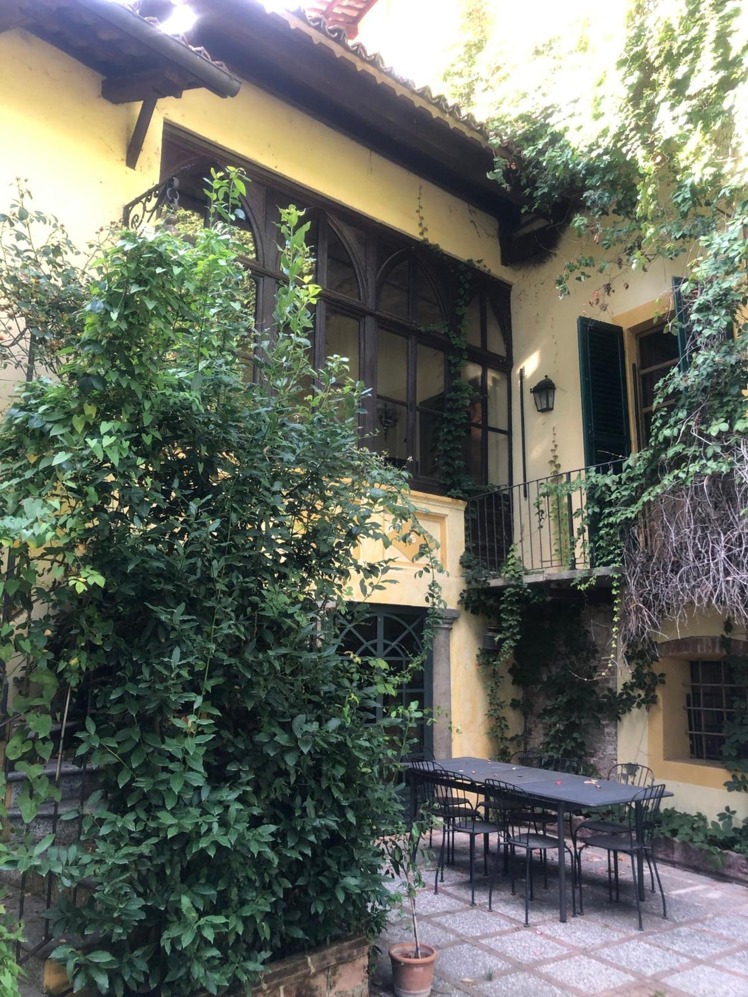 Palazzo Sismonda Bed & Breakfast Corneliano d'Alba Exterior photo