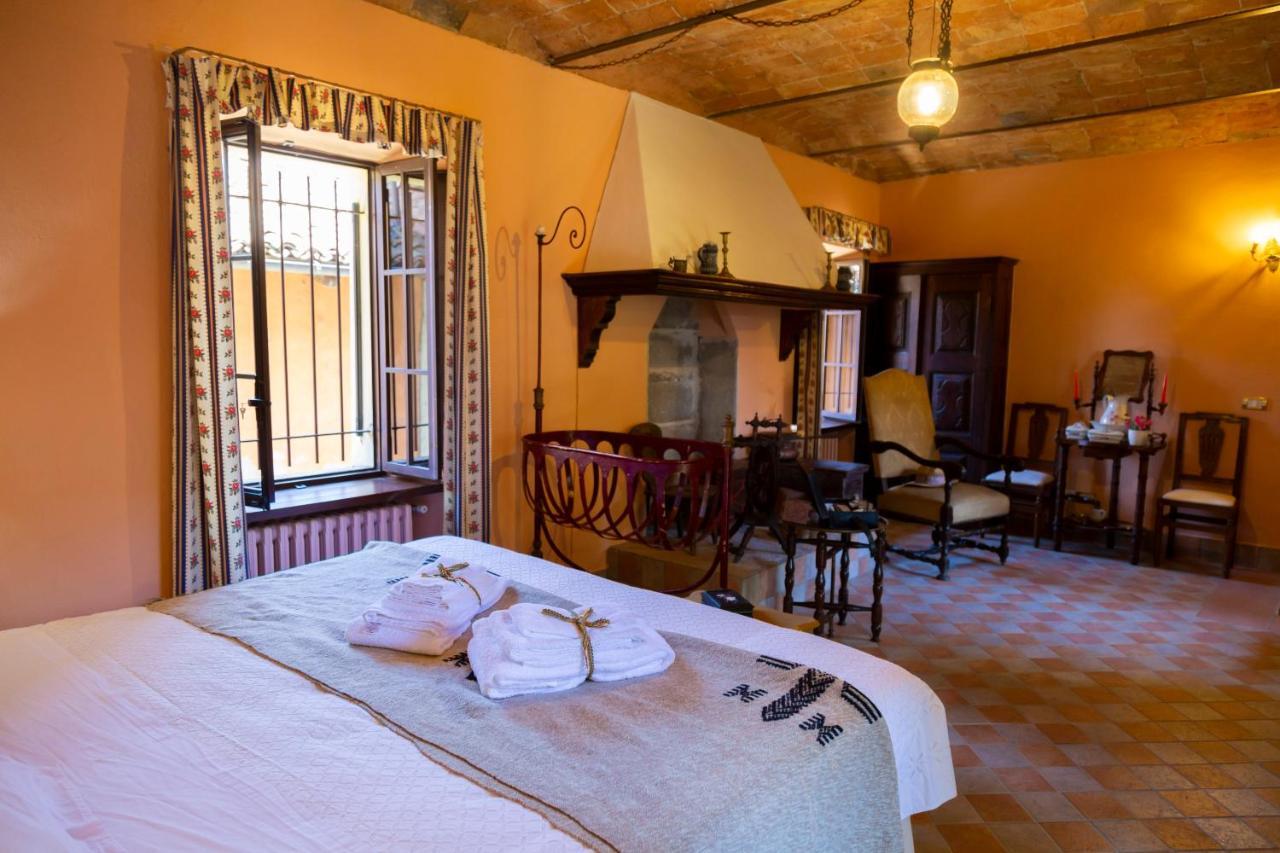 Palazzo Sismonda Bed & Breakfast Corneliano d'Alba Exterior photo