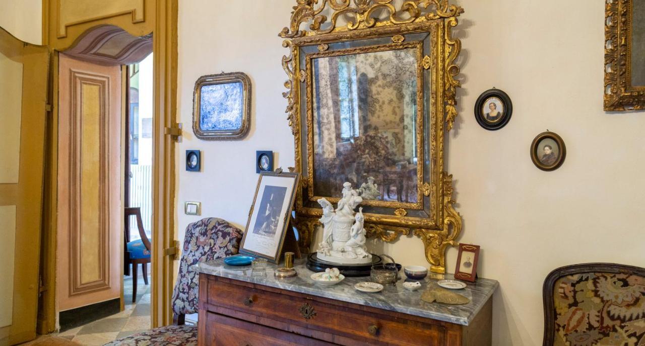 Palazzo Sismonda Bed & Breakfast Corneliano d'Alba Exterior photo